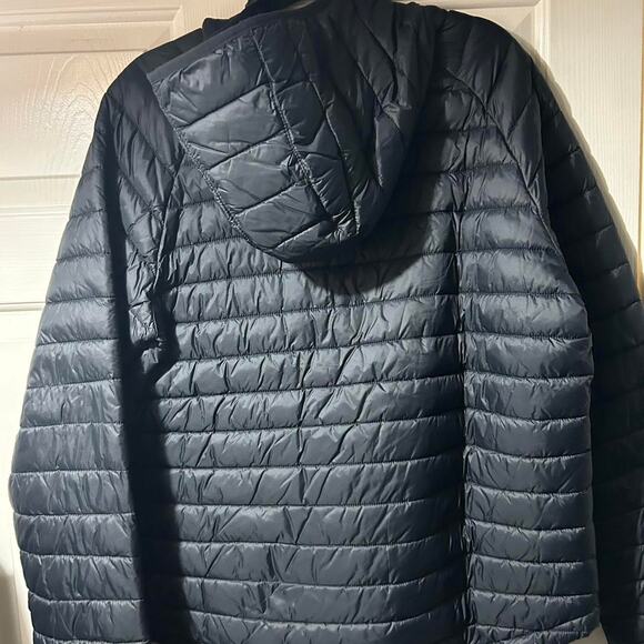 Black puffer jacket with - Picture 2 of 3